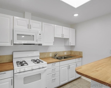 4618 Marlborough Dr. (1/2) - Photo Thumbnail 9
