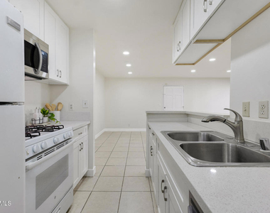 5700 Etiwanda Avenue - Photo Thumbnail 9