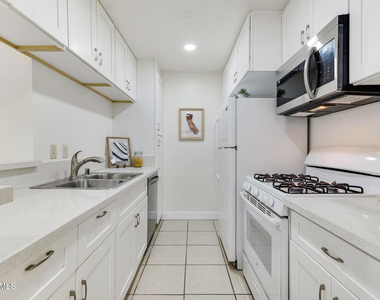 5700 Etiwanda Avenue - Photo Thumbnail 7