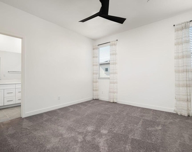 76305 Columbia Drive - Photo Thumbnail 16