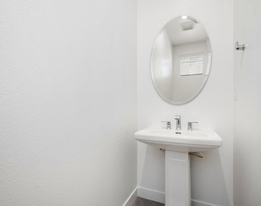 76305 Columbia Drive - Photo Thumbnail 8