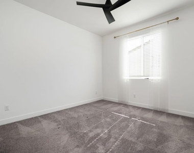 76305 Columbia Drive - Photo Thumbnail 17