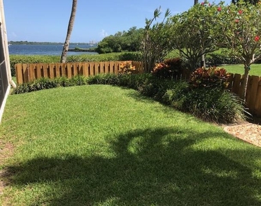 1640 Twelve Oaks Way - Photo Thumbnail 15