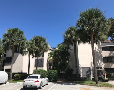 1640 Twelve Oaks Way - Photo Thumbnail 1