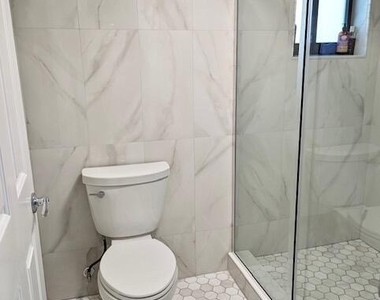 1640 Twelve Oaks Way - Photo Thumbnail 20