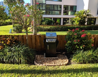 1640 Twelve Oaks Way - Photo Thumbnail 16
