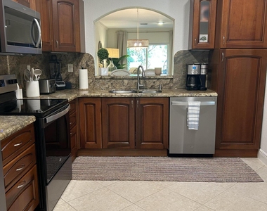 12768 Westhampton Circle - Photo Thumbnail 32
