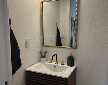 12768 Westhampton Circle - Photo Thumbnail 29