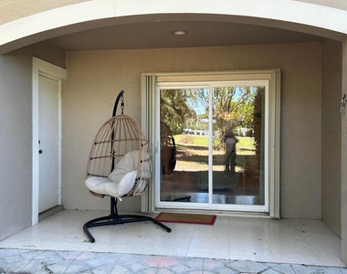 12768 Westhampton Circle - Photo Thumbnail 27
