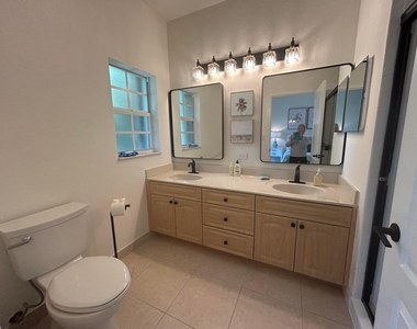 12768 Westhampton Circle - Photo Thumbnail 13