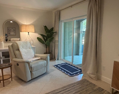 12768 Westhampton Circle - Photo Thumbnail 6