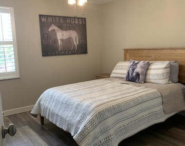 10667 Lake Shore Drive - Photo Thumbnail 26
