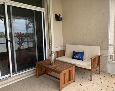 10667 Lake Shore Drive - Photo Thumbnail 14
