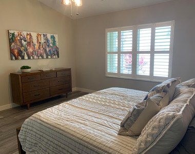 10667 Lake Shore Drive - Photo Thumbnail 27