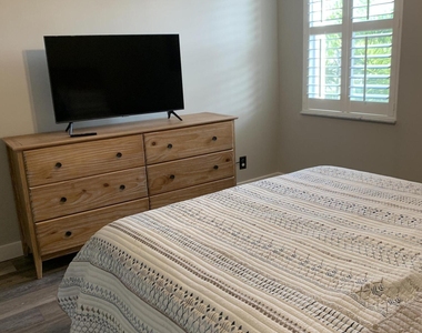 10667 Lake Shore Drive - Photo Thumbnail 22