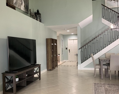 10667 Lake Shore Drive - Photo Thumbnail 11