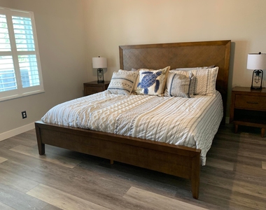 10667 Lake Shore Drive - Photo Thumbnail 21