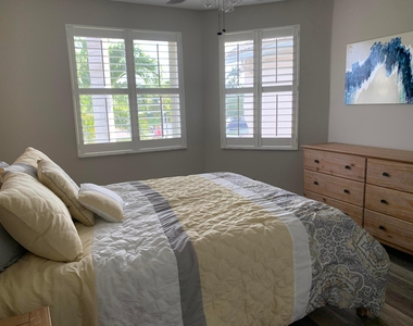 10667 Lake Shore Drive - Photo Thumbnail 31