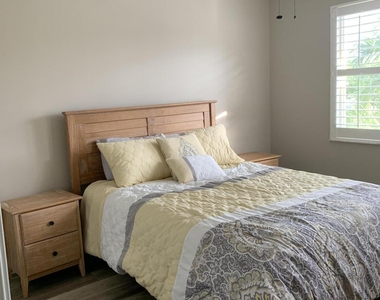 10667 Lake Shore Drive - Photo Thumbnail 30