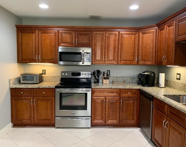 10667 Lake Shore Drive - Photo Thumbnail 19