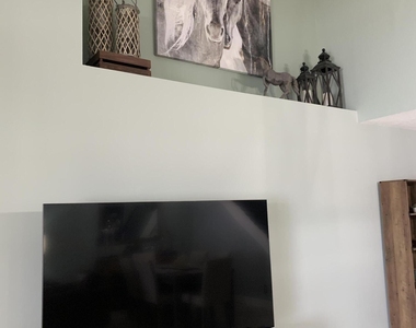 10667 Lake Shore Drive - Photo Thumbnail 7