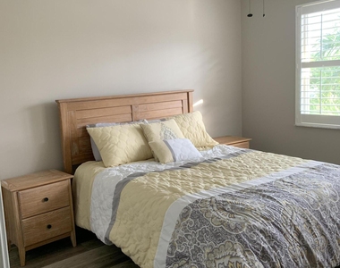 10667 Lake Shore Drive - Photo Thumbnail 32