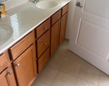 9491 Sw Merlin Court - Photo Thumbnail 7