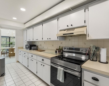 2155 Galleon Drive - Photo Thumbnail 16