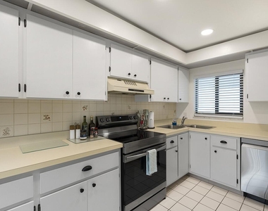 2155 Galleon Drive - Photo Thumbnail 13