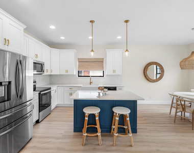 7606 S Olive Avenue - Photo Thumbnail 6