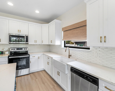 7606 S Olive Avenue - Photo Thumbnail 9