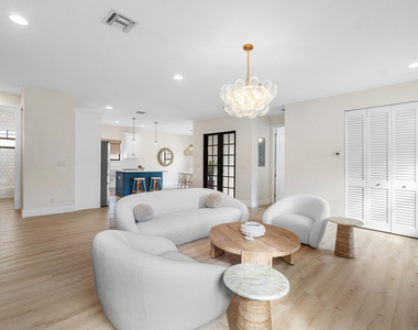 7606 S Olive Avenue - Photo Thumbnail 4