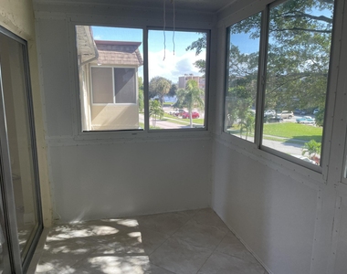 705 Lori Drive - Photo Thumbnail 22