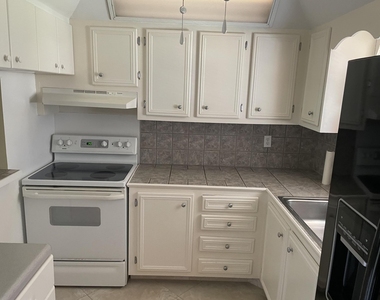 705 Lori Drive - Photo Thumbnail 32