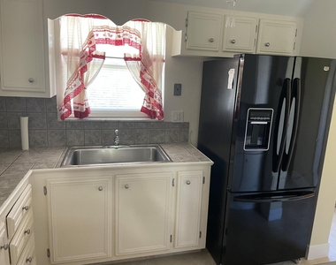 705 Lori Drive - Photo Thumbnail 31