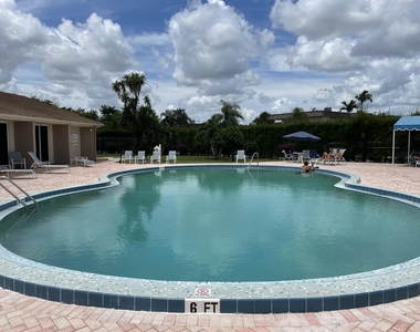 705 Lori Drive - Photo Thumbnail 11