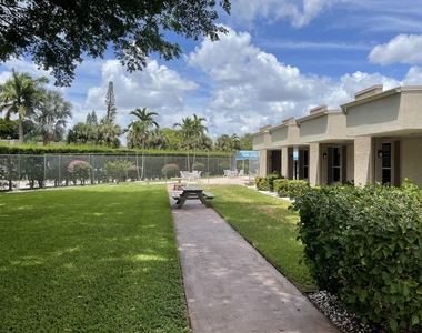 705 Lori Drive - Photo Thumbnail 5