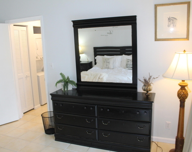 1509 Hawthorne Place - Photo Thumbnail 9