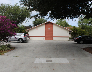 1509 Hawthorne Place - Photo Thumbnail 13