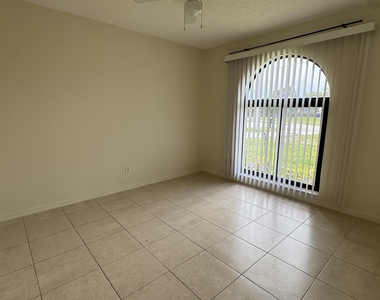 5045 Se Primrose Way - Photo Thumbnail 4