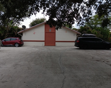 1511 Hawthorne Place - Photo Thumbnail 5