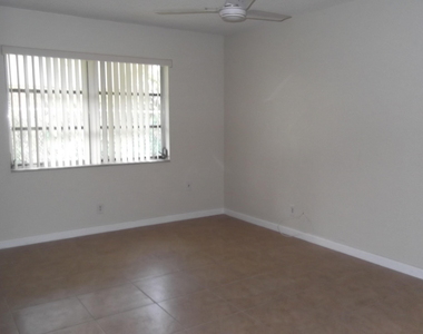 4510 Nw 2nd Street - Photo Thumbnail 12