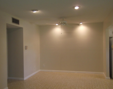 4510 Nw 2nd Street - Photo Thumbnail 5