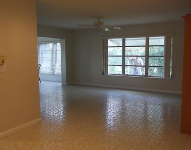 4510 Nw 2nd Street - Photo Thumbnail 2