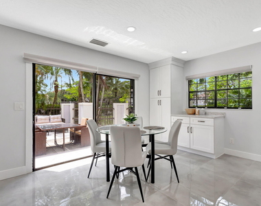 355 Prestwick Circle - Photo Thumbnail 23