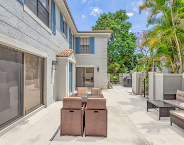 355 Prestwick Circle - Photo Thumbnail 6