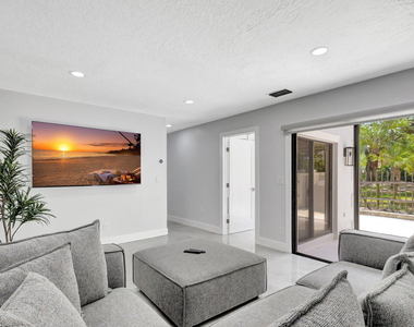 355 Prestwick Circle - Photo Thumbnail 12