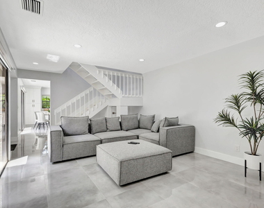 355 Prestwick Circle - Photo Thumbnail 14