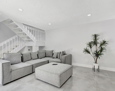 355 Prestwick Circle - Photo Thumbnail 13