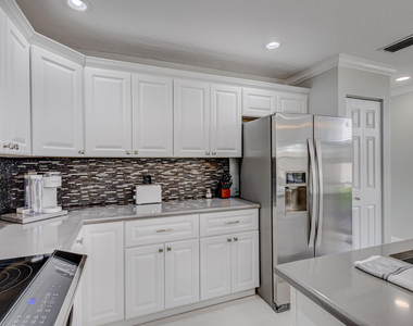 17 Selby Lane - Photo Thumbnail 22